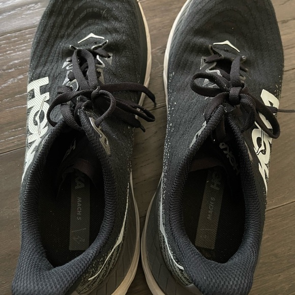 Hoka One One Mach 5 Running Shoes Size 9.5 Black White Lightweight Trainers - Picture 2 of 4